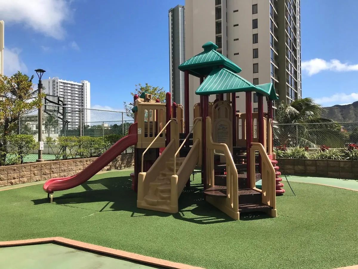 Heart Of Waikiki - Ocean View Condo With Free Parking Honolulu