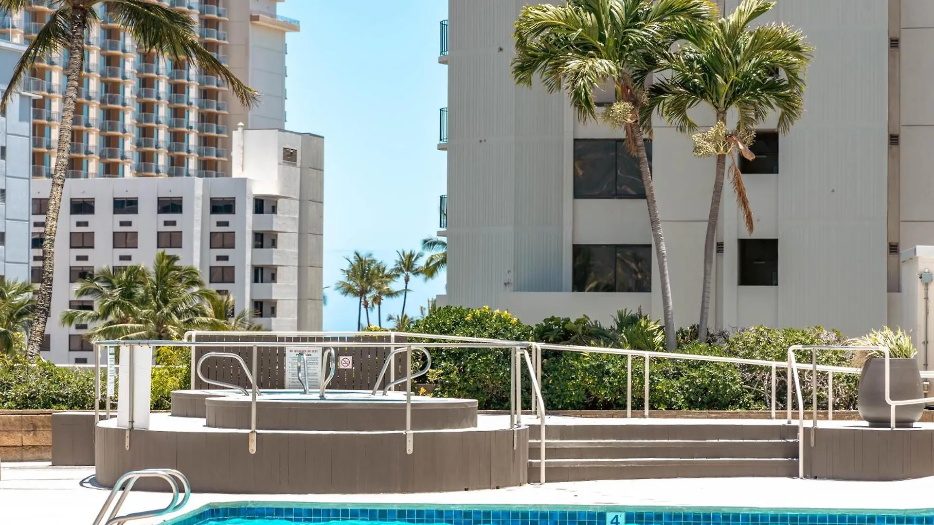 Heart Of Waikiki - Ocean View Condo With Free Parking Honolulu Daire
